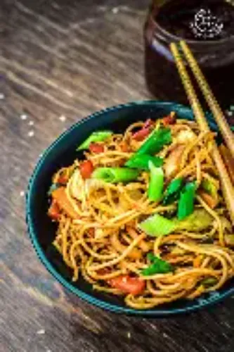 Schezwan Noodles (Veg-Chicken)